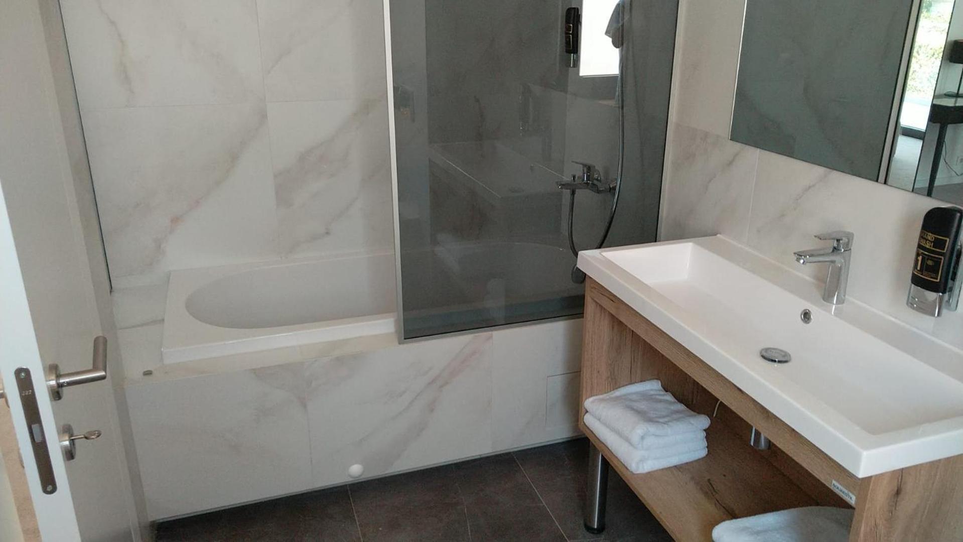 Hotel Oscar Kaštela エクステリア 写真