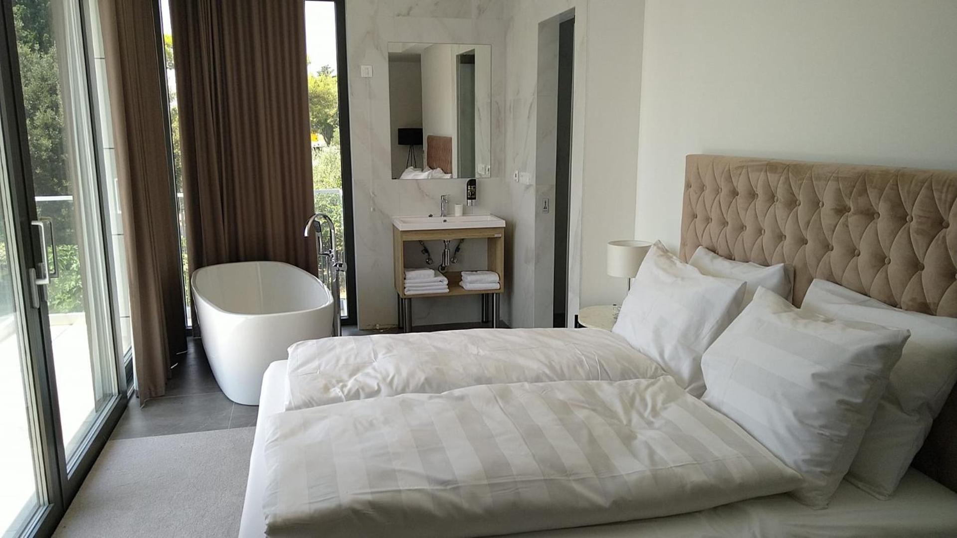 Hotel Oscar Kaštela エクステリア 写真
