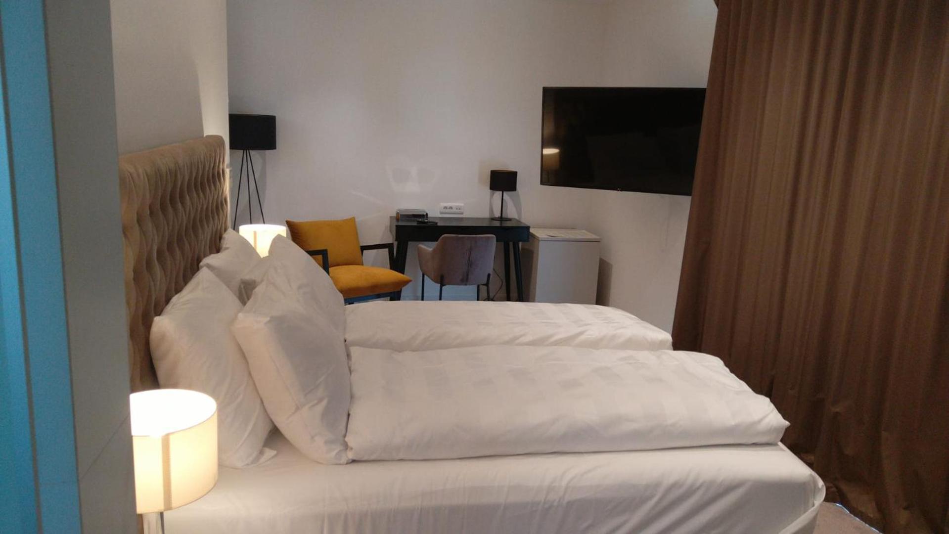 Hotel Oscar Kaštela エクステリア 写真